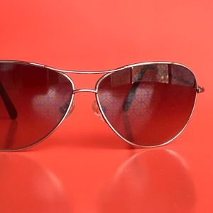 LAST CHANCE | Tory Burch Sunglasses 😎 + Gold Case